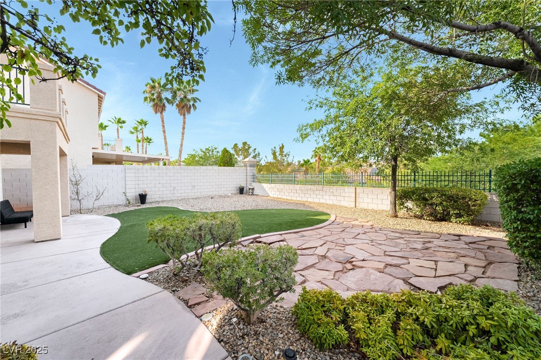 1533 Sabatini Drive Henderson, NV 89052 - Photo 25 of 27 Fenced backyard with a patio