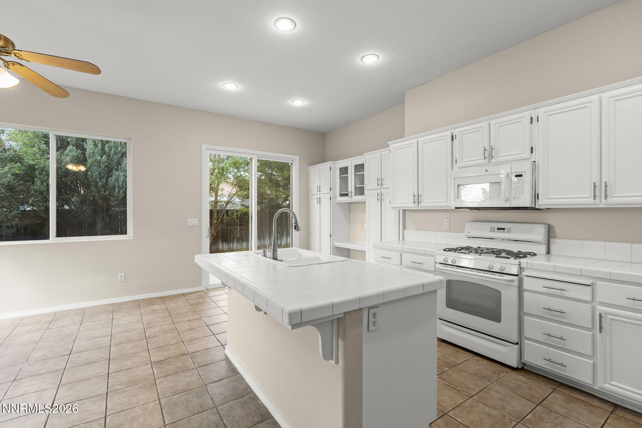 1611 Brentworth Way Reno, NV 89521 - Photo 5 of 42 19-web-or-mls-_DSC2929