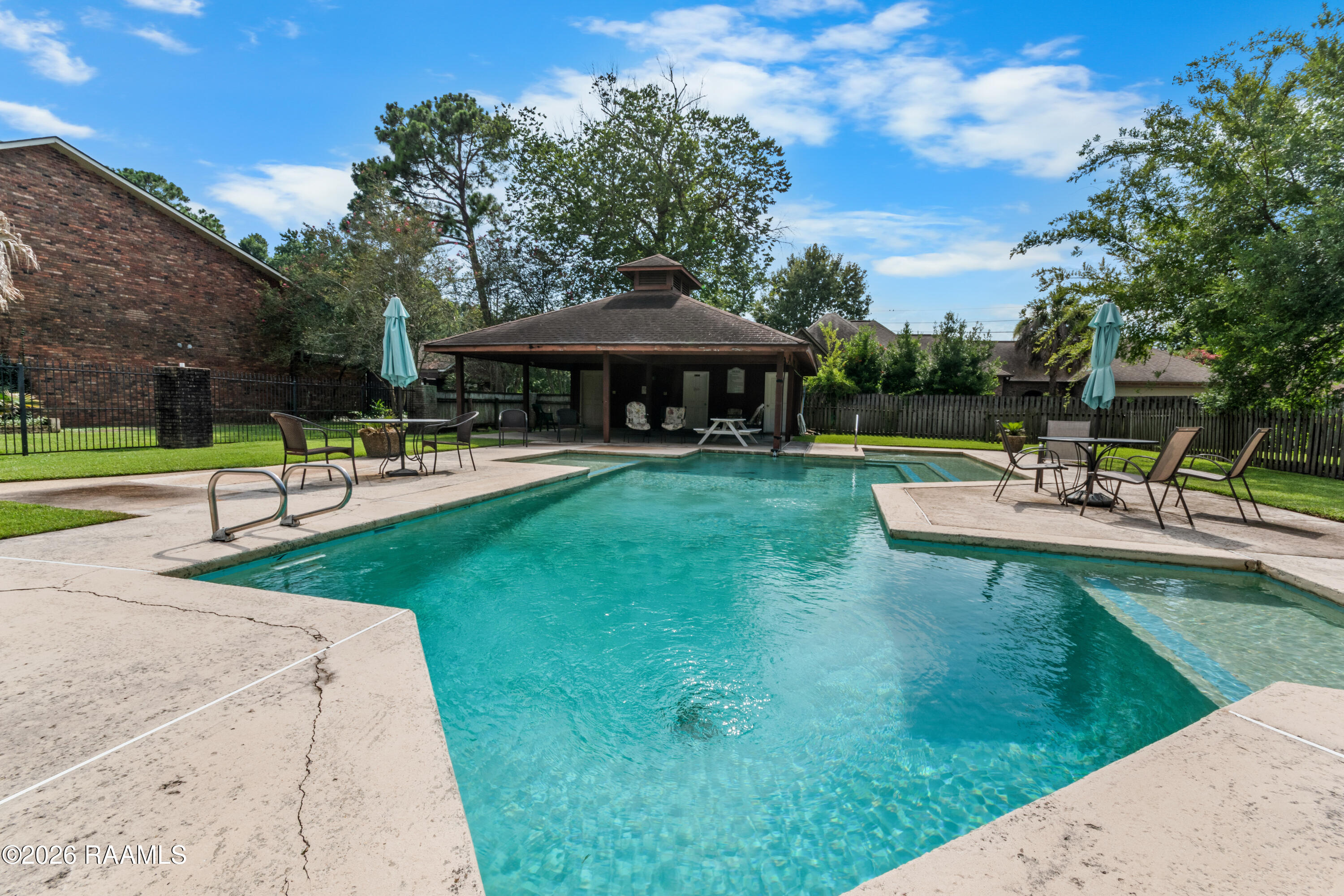2423 Aubin Lane Baton Rouge, LA 70816 - Photo 27 of 28 DSC_0184