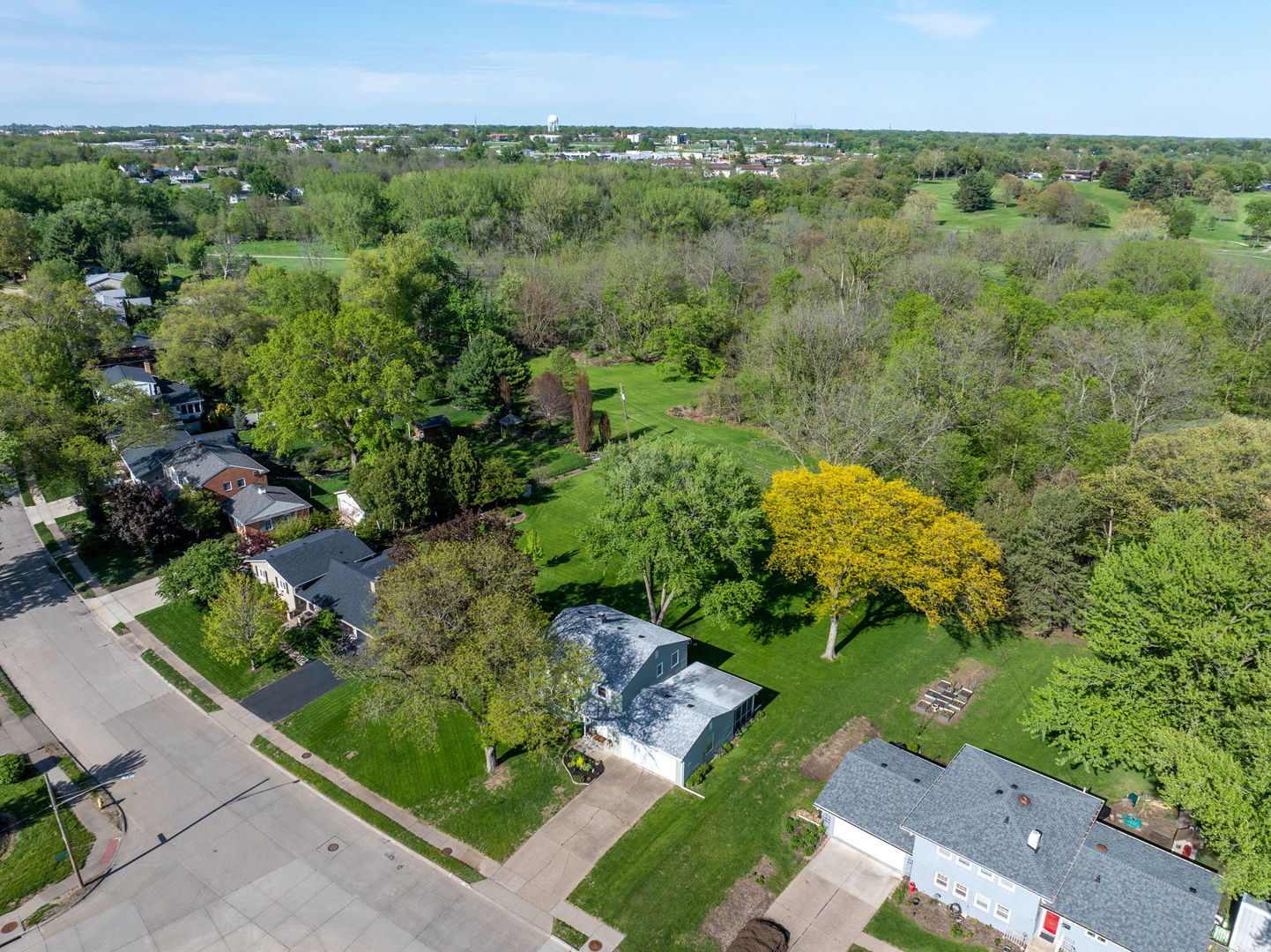 2625 Fairhaven Road Davenport, IA 52803 - Photo 29 of 41 Gallery Image 29