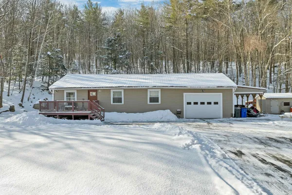 $450,000 | 11 East Dunbarton Road, Goffstown, NH 03045