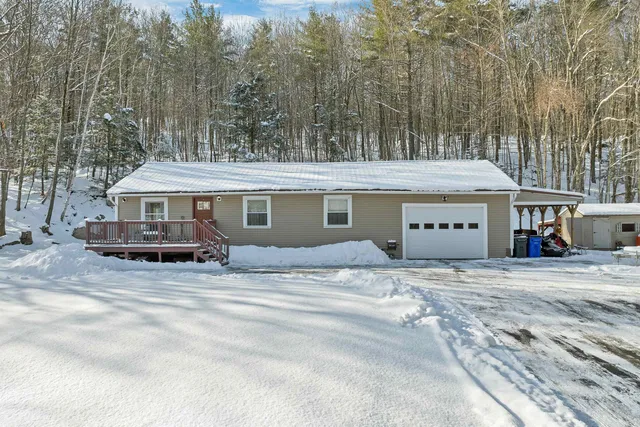 $450,000 | 11 East Dunbarton Road, Goffstown, NH 03045
