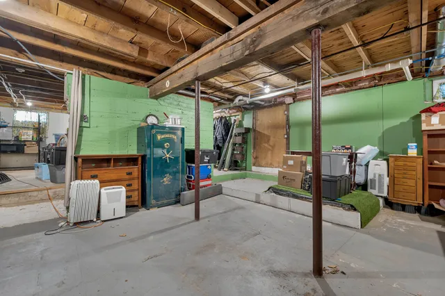 $450,000 | 11 East Dunbarton Road, Goffstown, NH 03045