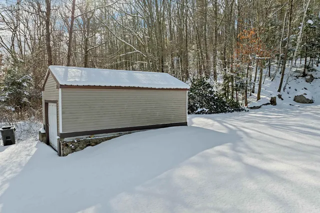 $450,000 | 11 East Dunbarton Road, Goffstown, NH 03045