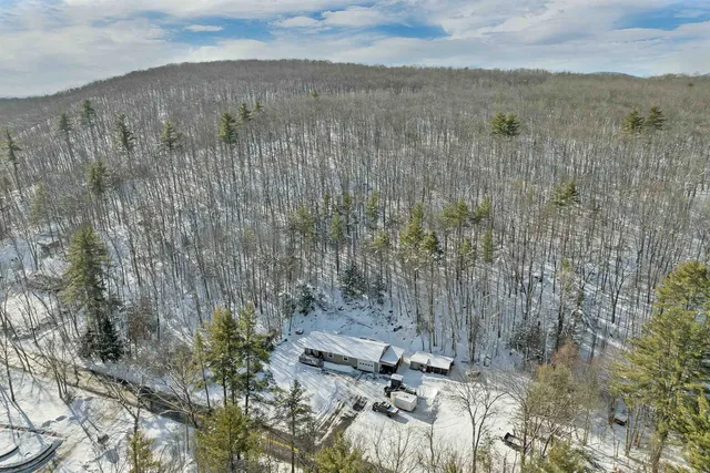 $450,000 | 11 East Dunbarton Road, Goffstown, NH 03045