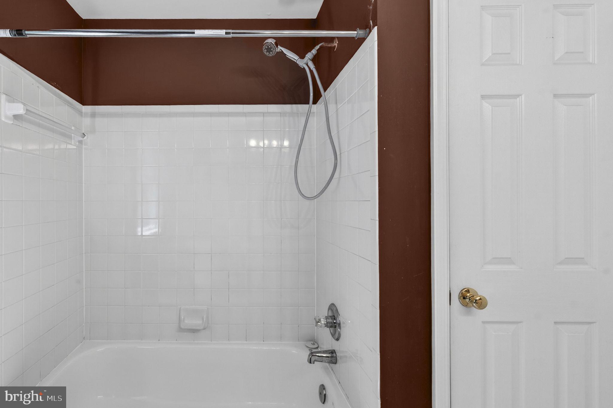 8200 Dry Ridge Road Montgomery Village, MD 20886 - Photo 50 of 85 Full Bathroom in Main Level