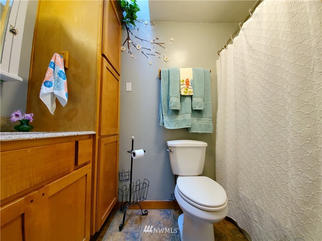 19148 Joselyn Road Southwest Rochester, WA 98579 - Photo 14 of 22