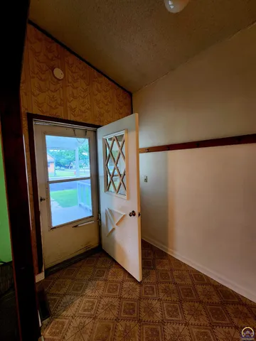 $100,000 | 605 Central Avenue, Horton, KS 66439