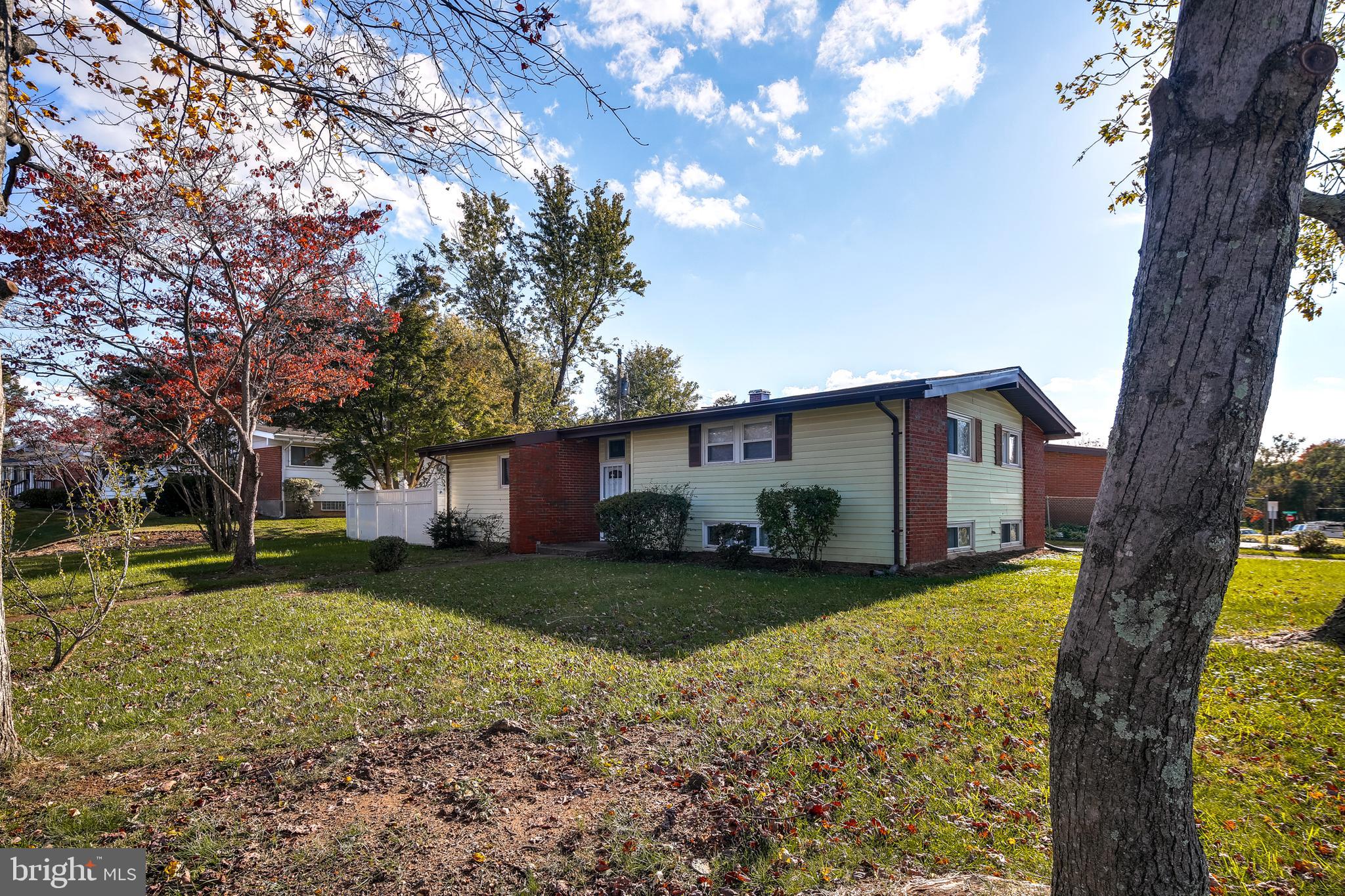 4727 Three Oaks Road Pikesville, MD 21208 - Photo 2 of 33