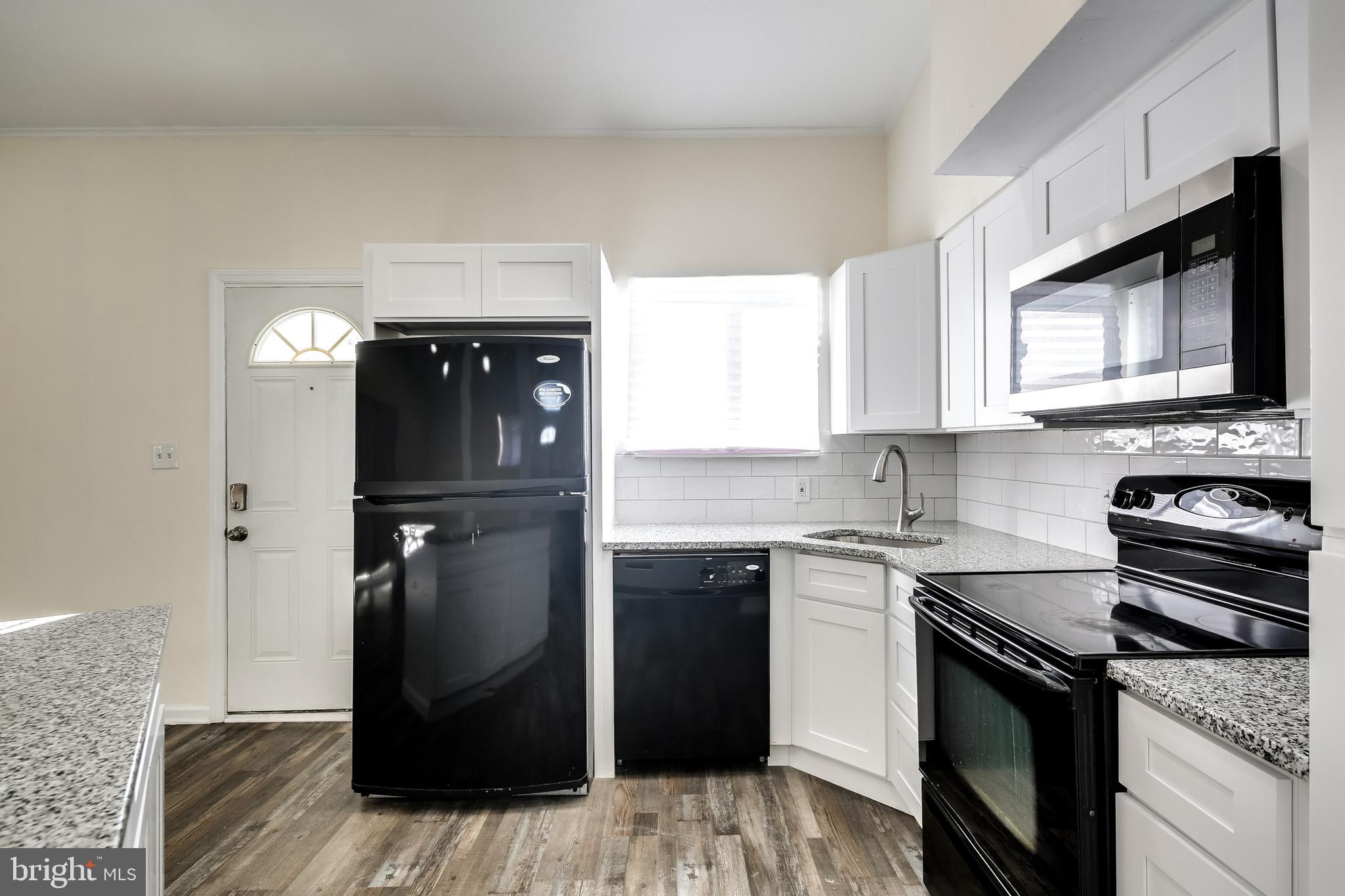 4727 Three Oaks Road Pikesville, MD 21208 - Photo 3 of 33 Bright and ready