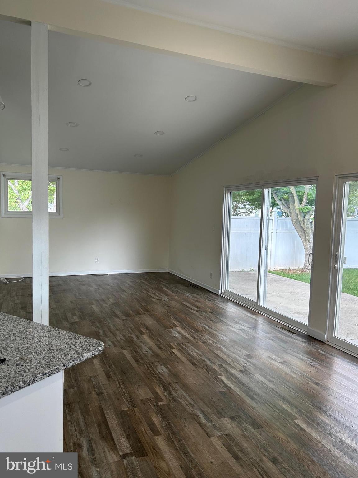 4727 Three Oaks Road Pikesville, MD 21208 - Photo 8 of 33 Ready for entertaining!