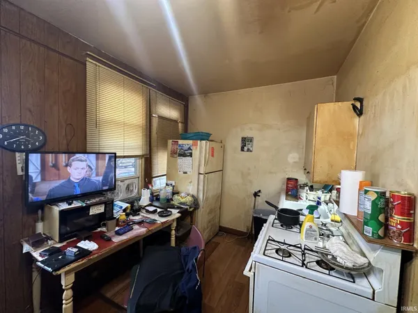 $212,000 | 218 North 4th Avenue, Evansville, IN 47710