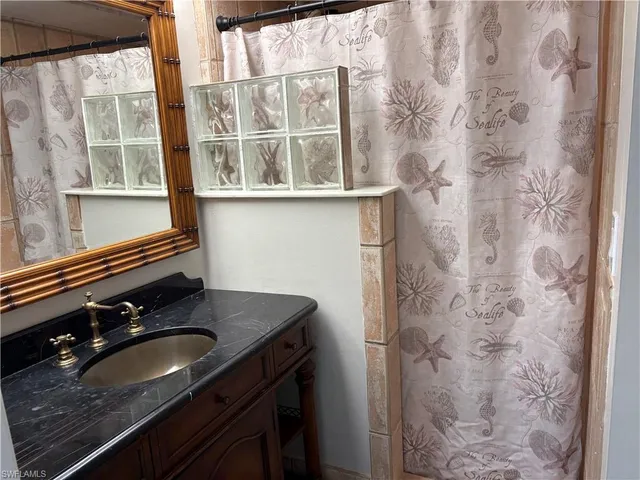 $3,200 | 203 Esther Street, Naples, FL 34104