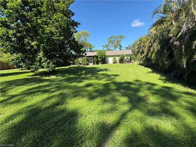 $3,200 | 203 Esther Street, Naples, FL 34104