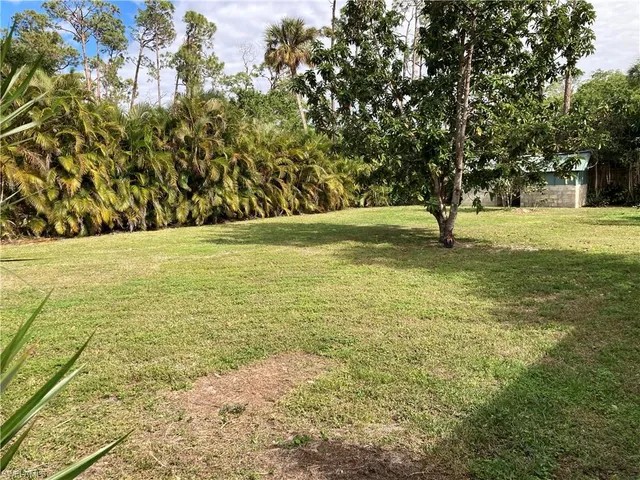 $3,200 | 203 Esther Street, Naples, FL 34104