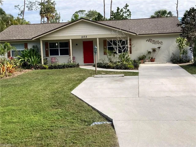 $3,200 | 203 Esther Street, Naples, FL 34104
