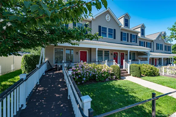 $5,200 | 7 Nathan Hale Drive, Unit A, Huntington, NY 11743