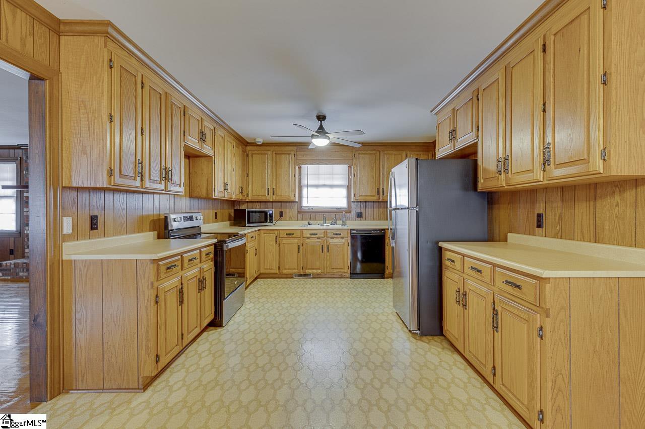 1608 Greenwood Road Laurens, SC 29360 - Photo 15 of 37 Gallery Image 15
