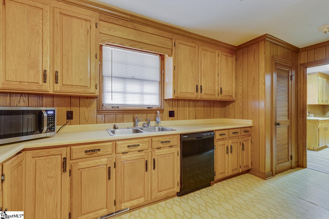 1608 Greenwood Road Laurens, SC 29360 - Photo 17 of 37 Gallery Image 17