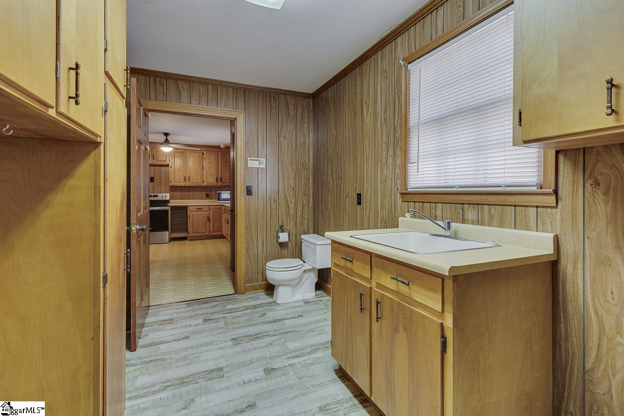 1608 Greenwood Road Laurens, SC 29360 - Photo 21 of 37 Gallery Image 21