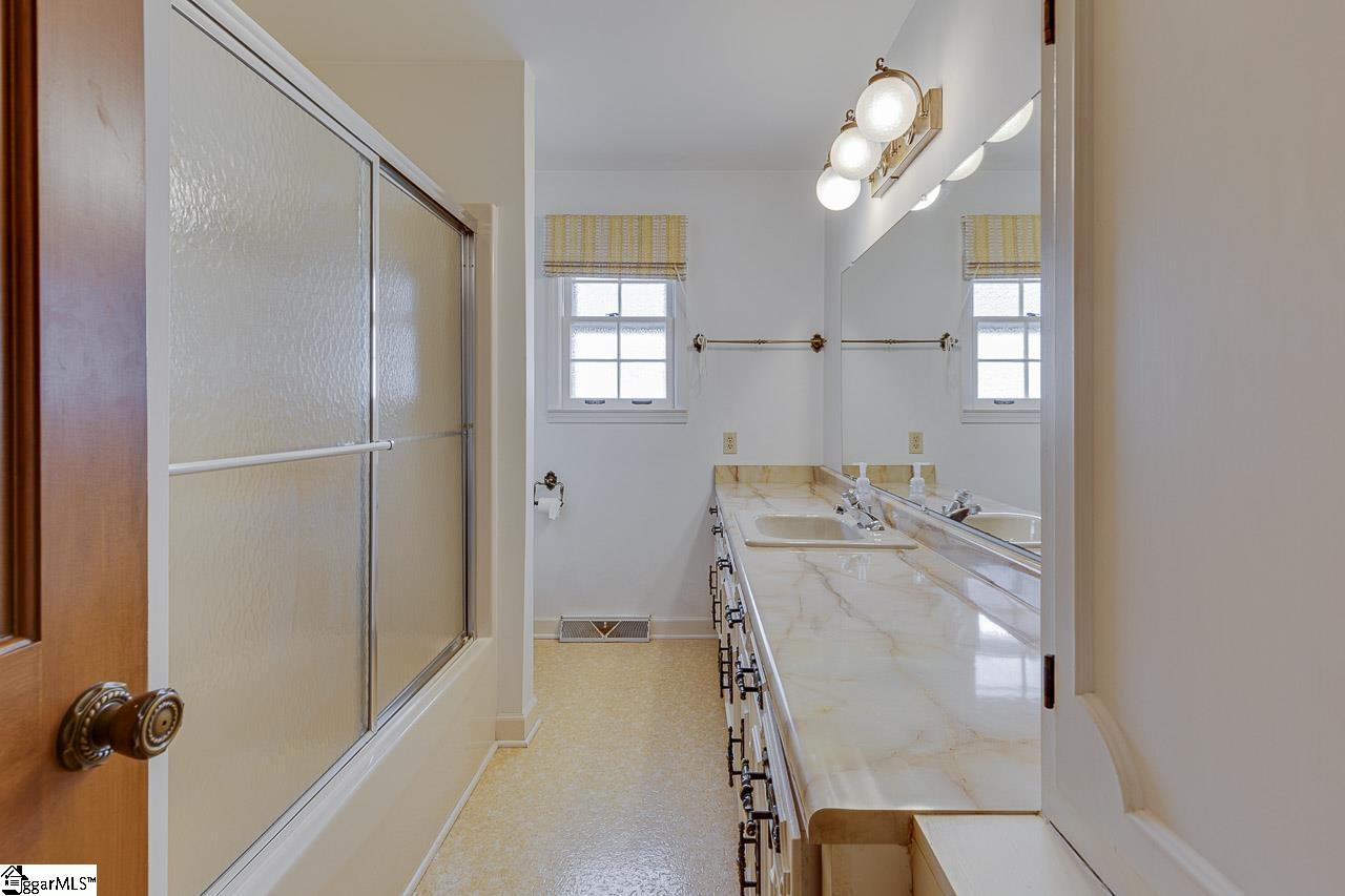 1608 Greenwood Road Laurens, SC 29360 - Photo 23 of 37 Gallery Image 23