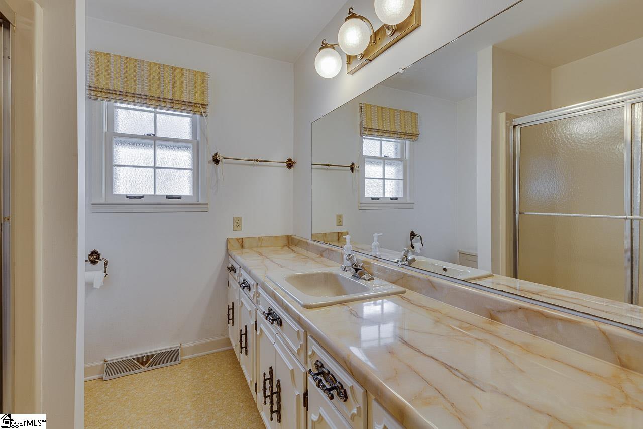 1608 Greenwood Road Laurens, SC 29360 - Photo 24 of 37 Gallery Image 24