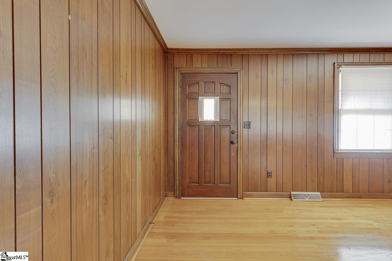 1608 Greenwood Road Laurens, SC 29360 - Photo 6 of 37 Gallery Image 6