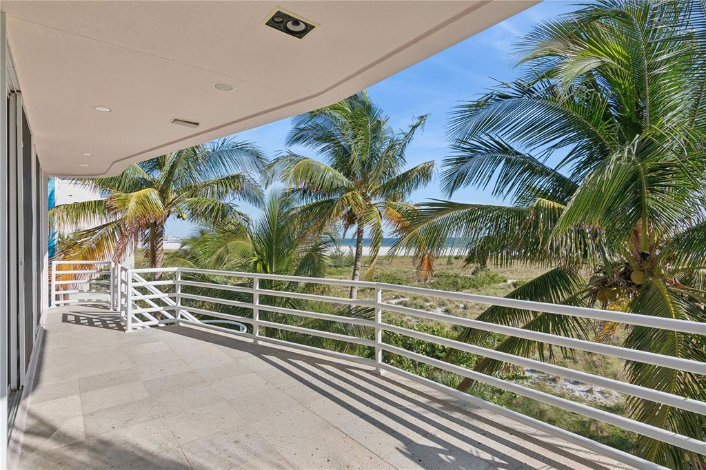648 Beach Road Sarasota, FL 34242 - Photo 24 of 31