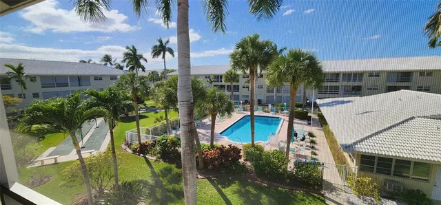 $138,500 | 1951 Northeast 39th Street, Unit 353, Lighthouse Point, FL 33064