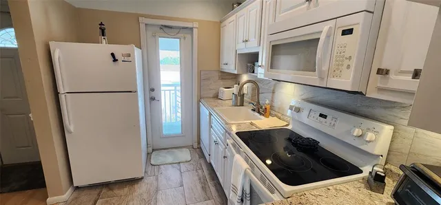 $138,500 | 1951 Northeast 39th Street, Unit 353, Lighthouse Point, FL 33064