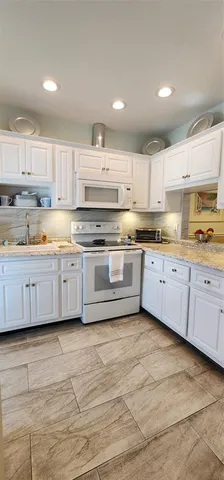 $138,500 | 1951 Northeast 39th Street, Unit 353, Lighthouse Point, FL 33064