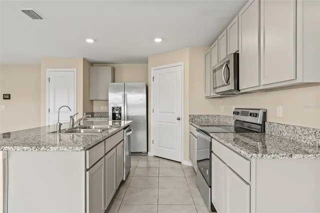 $2,325 | 16847 Delia Street, Wimauma, FL 33598