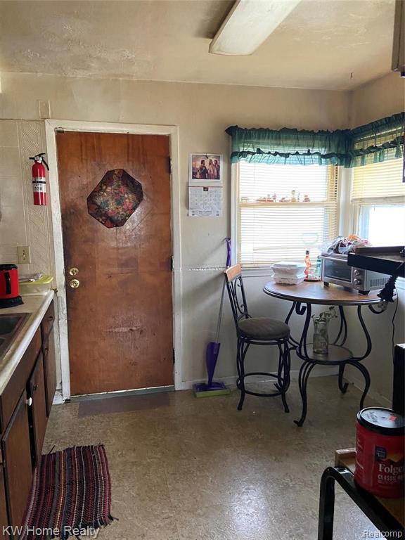 19435 Moross Road Detroit, MI 48224 - Photo 4 of 12