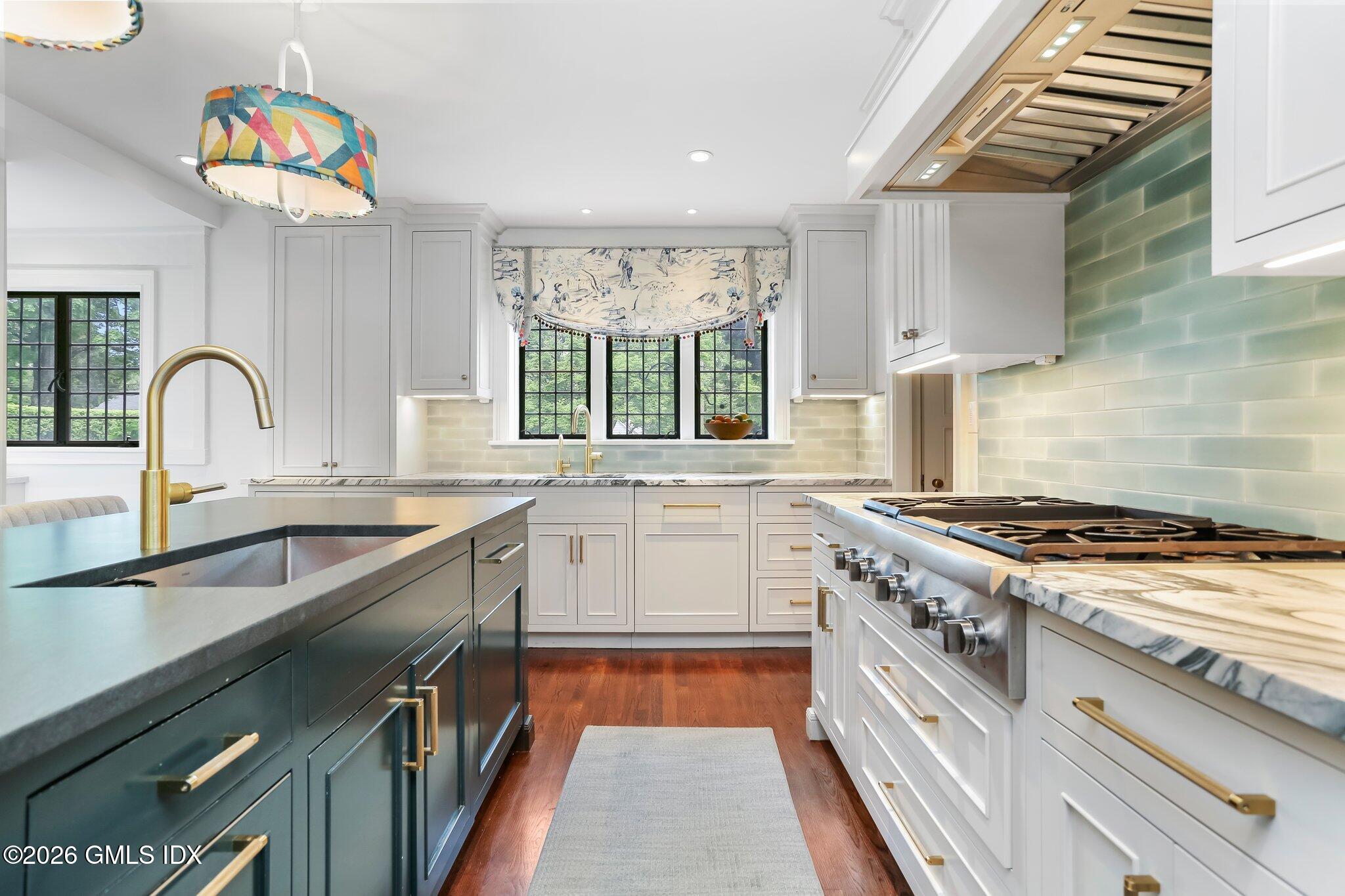 184 Stanwich Road Greenwich, CT 06830 - Photo 11 of 50 19-web-or-mls-184-stanwich-rd