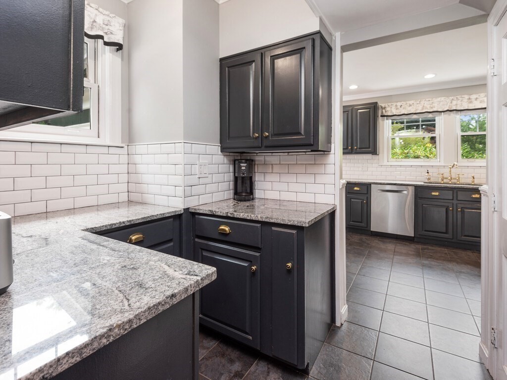21 Otsego Road Worcester, MA 01609 - Photo 10 of 41 Gallery Image 10