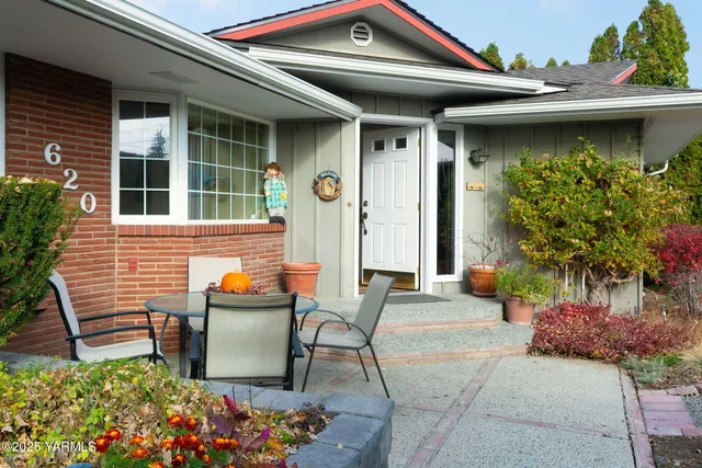a outdoor space view with a sitting space