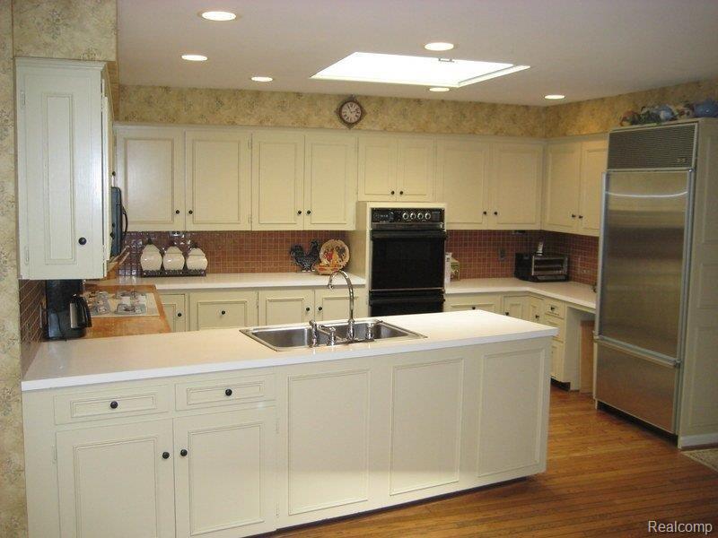 37 Warner Road Grosse Pointe, MI 48236 - Photo 2 of 14 37 Warner 006-001.jpg