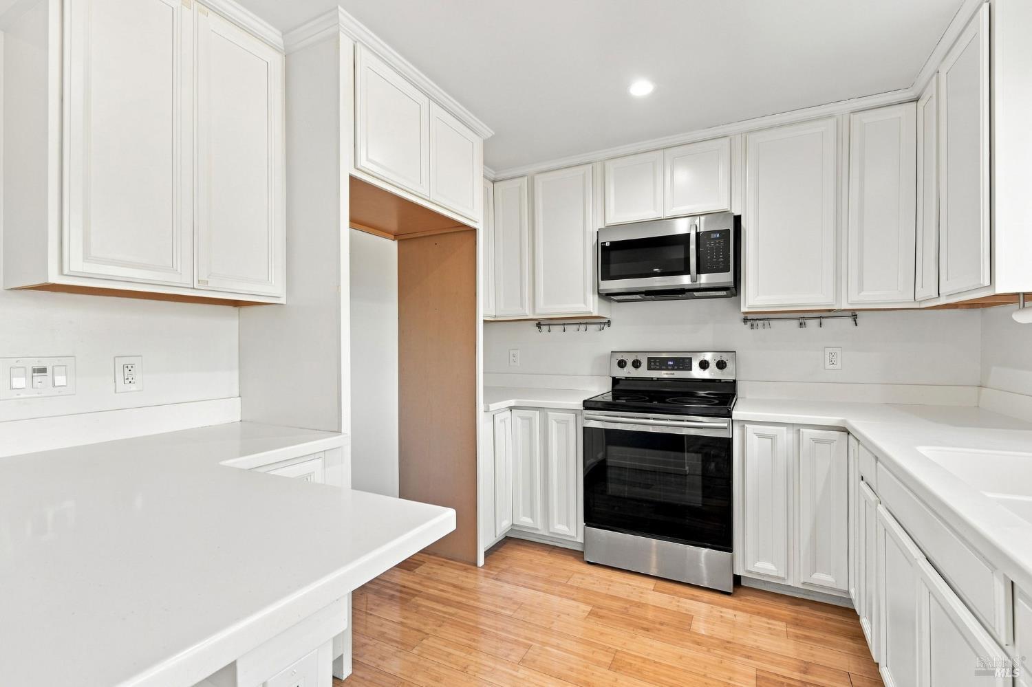 1820 Primavera Court Santa Rosa, CA 95409 - Photo 8 of 31 Gallery Image 8