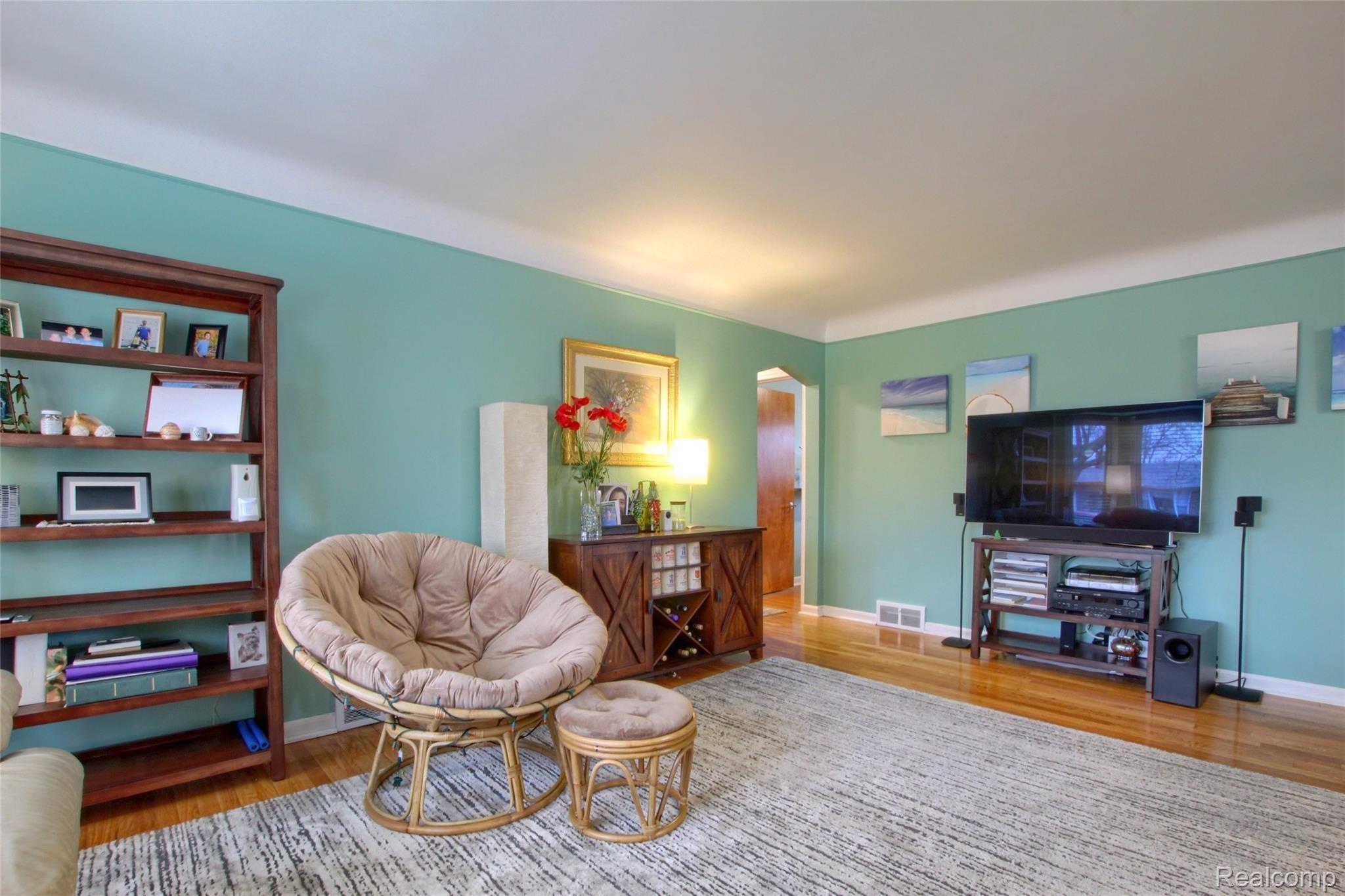 9300 Reeck Road Allen Park, MI 48101 - Photo 4 of 26 4-Living-Room-2nd-View.jpg