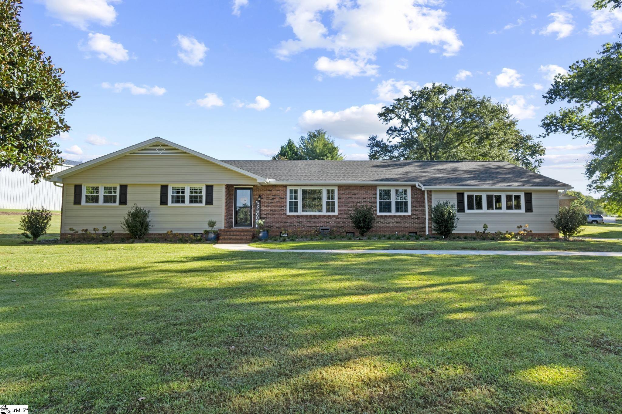 34 Rollingreen Road Greer, SC 29651 - Photo 1 of 30 Gallery Image 1