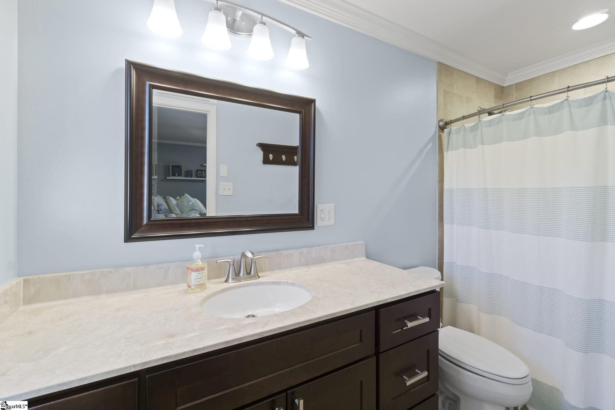 34 Rollingreen Road Greer, SC 29651 - Photo 17 of 30 Gallery Image 17