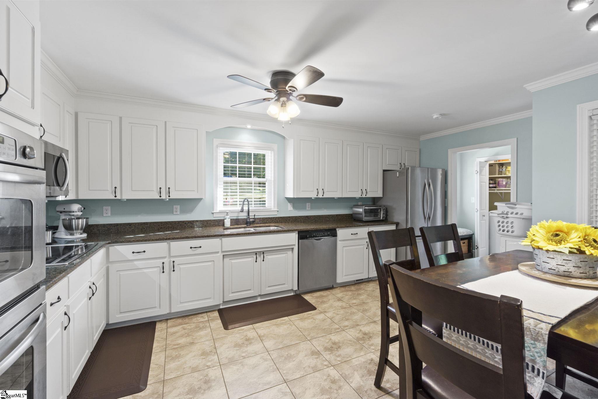 34 Rollingreen Road Greer, SC 29651 - Photo 5 of 30 Gallery Image 5