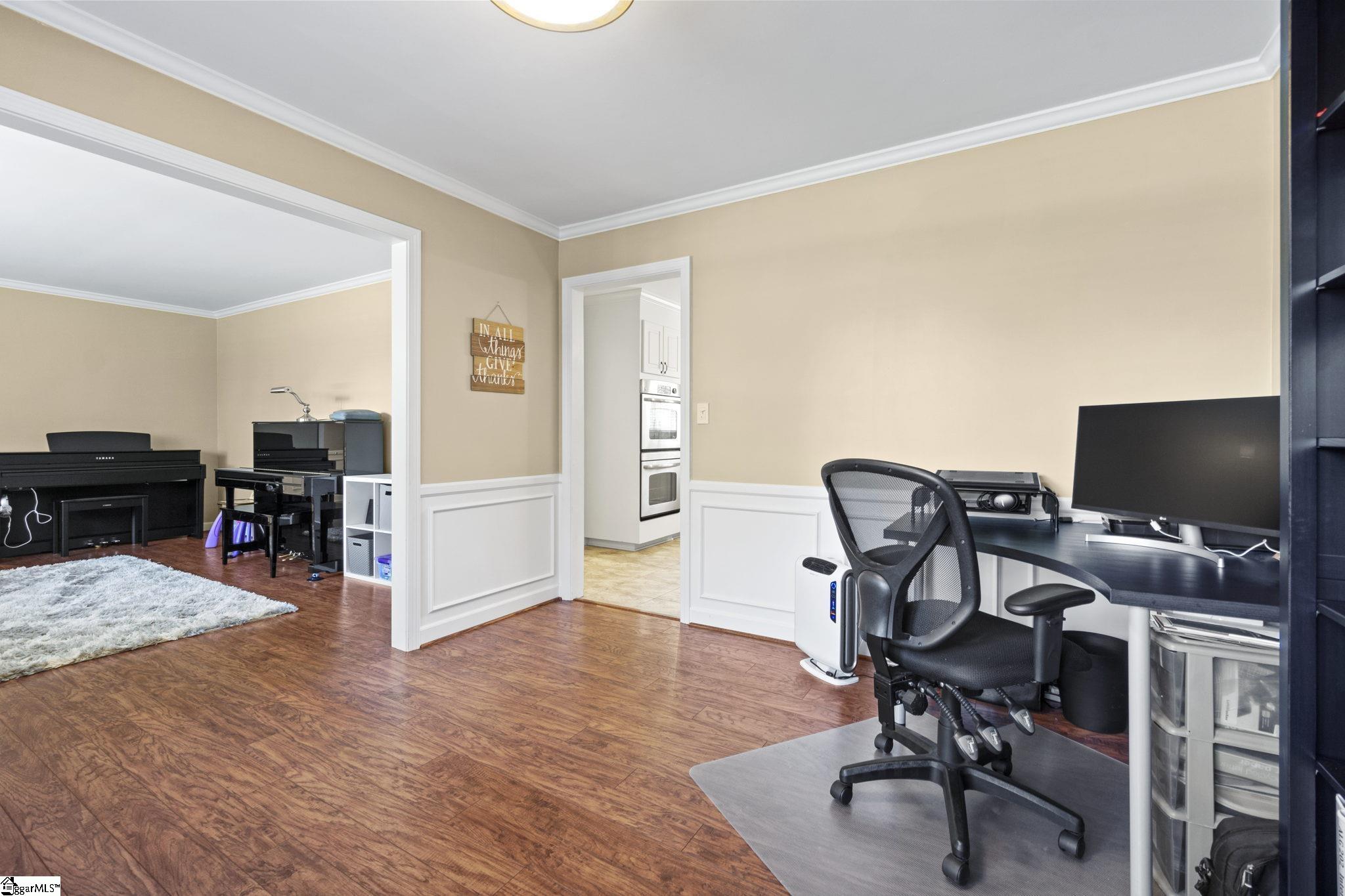 34 Rollingreen Road Greer, SC 29651 - Photo 10 of 30 Gallery Image 10