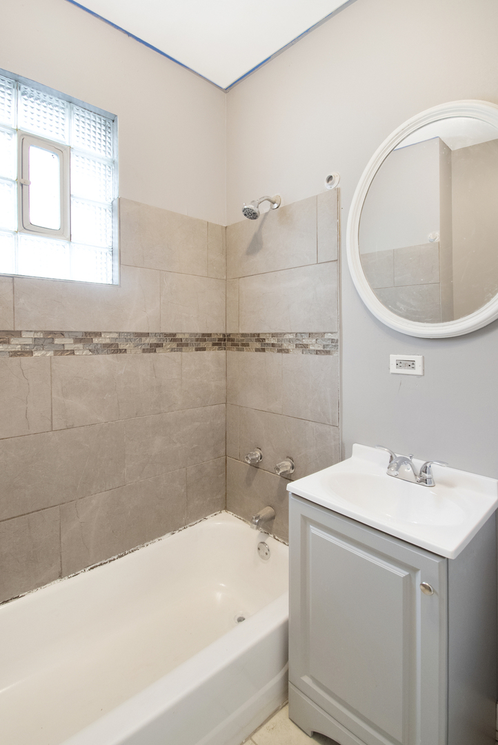 252 West 115th Street Chicago, IL 60628 - Photo 8 of 18