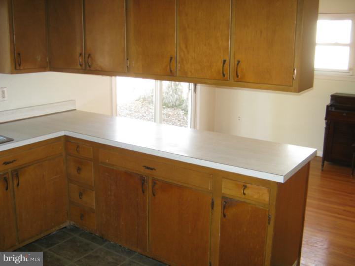 393 Hillside Road Ridley Park, PA 19078 - Photo 8 of 19 Kitchen