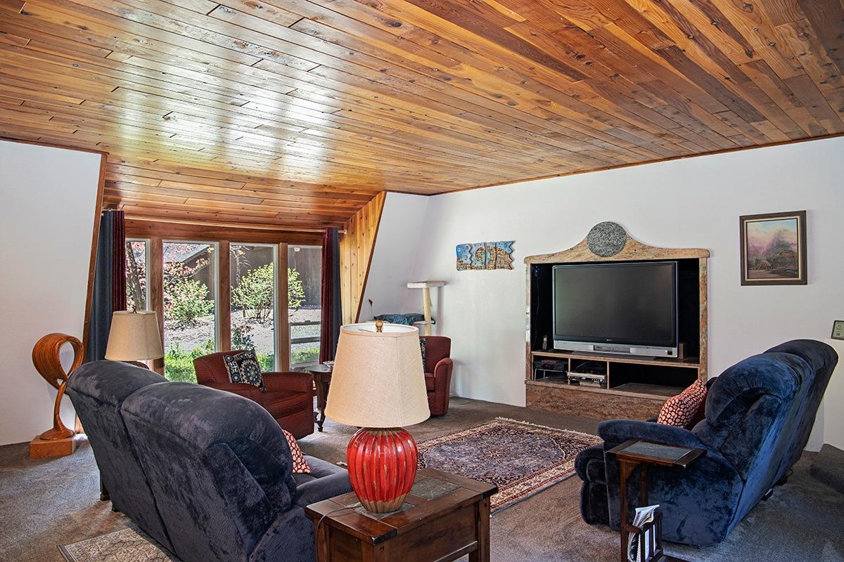 1645 Powell Creek Road Williams, OR 97544 - Photo 11 of 29 Additional Photo