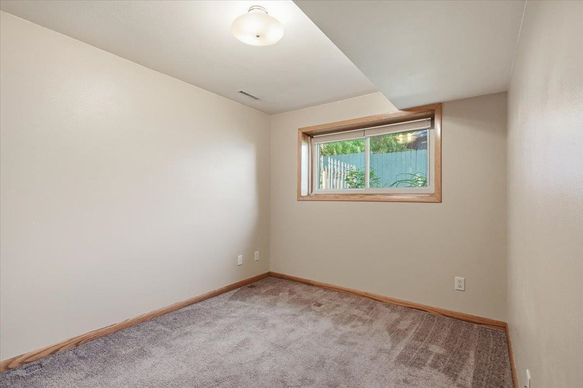 699 Robin Drive Sun Prairie, WI 53590 - Photo 30 of 43