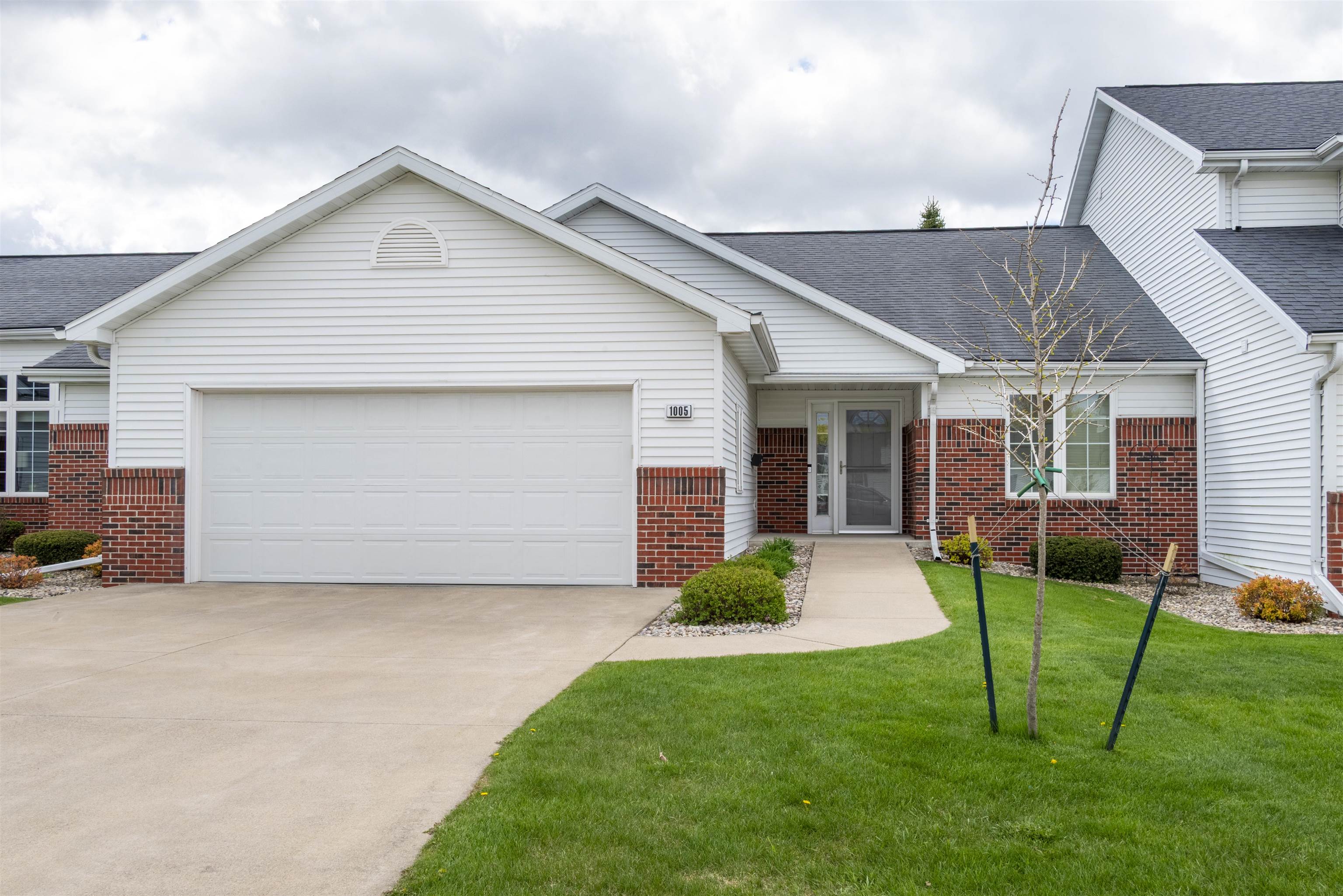 1005 Windtree Drive Appleton, WI 54914 - Photo 1 of 10