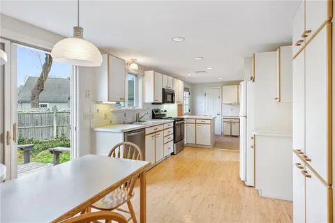 $679,000 | 20 Elmsgate Way, East Providence, RI 02916