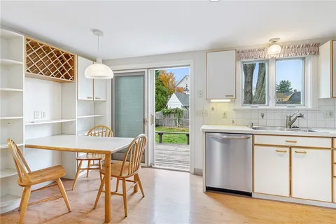 $679,000 | 20 Elmsgate Way, East Providence, RI 02916